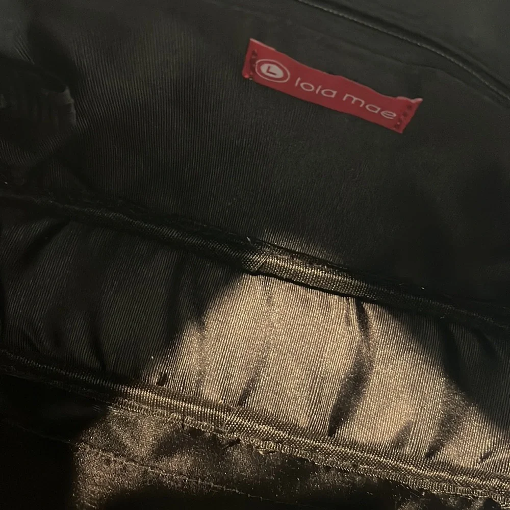 Lola Mae black quilted crossbody / shoulder bag - Picture 6 of 11